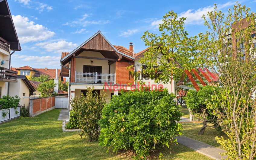 KUĆA NA PRODAJU U VRNJAČKOJ BANJI – 201 m² | Plac 860 m² | Kod Aqua Parka Raj i hotela Pegaz